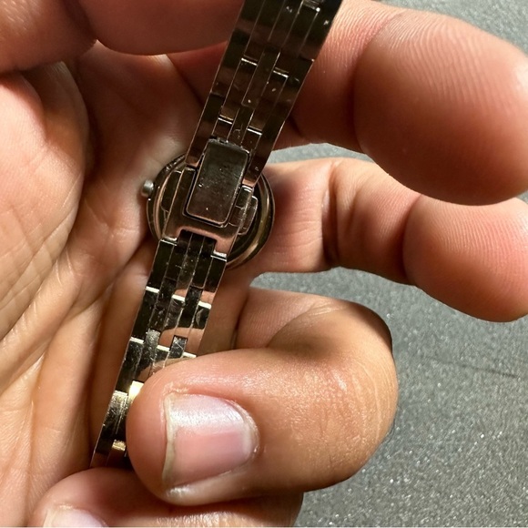 Citizen Eco-Drive Watch Women Silver Tone Pave B023-S001587  For Parts/Repair - Picture 8 of 11